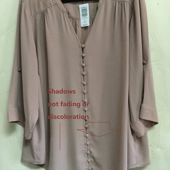 Torrid Women Size 3 3x 22-24 Tan Taupe Harper Blouse Top V-neck Button Front - Picture 9 of 10